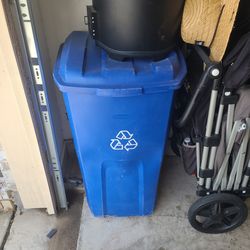 Blue recycle bin