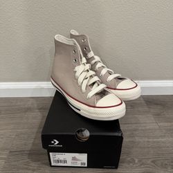 Converse Chuck Taylor All Star Papyrus, Egret, & Midnight Navy High Top Women’s Shoes Size 7.5 UK 5.5.  Some slight box damage. Please see the last pi