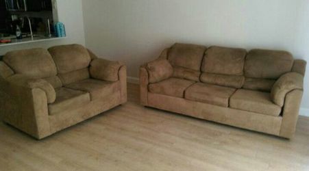New Microfiber Couch & Love Seat set