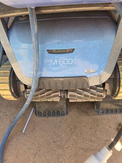 Dolphin M600 Electric Pool Vacuum Aspiradora Electrica para alberca