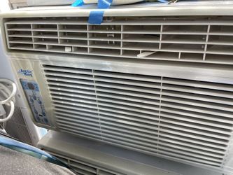 Artic King 6,000 Btu  Window Ac Air Conditioner W / Remote
