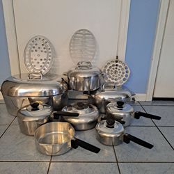 Magnalite 8 Piece With Lids & Trivets=18 Pieces