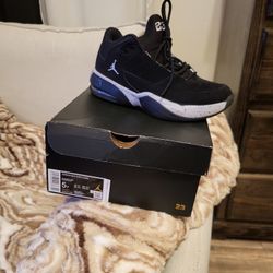 Jordan Max Aura 3 Gs Black/Wolf Grey For For Boys Size 5y