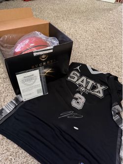 Upper Deck Buckets - Spurs signed jersey + ball