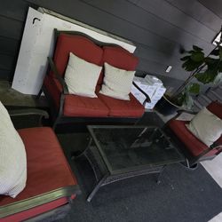 4 Peice Outdoor Furniture Set 