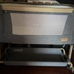 AMKE Baby Bassinet 