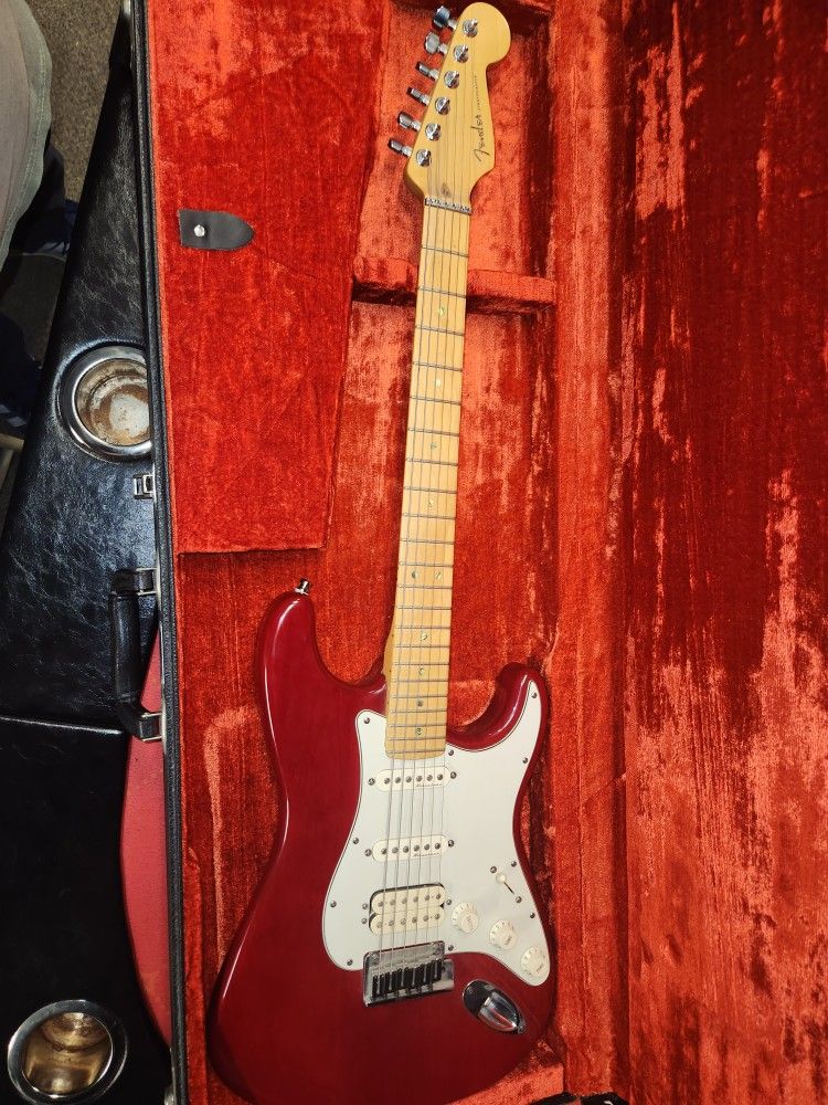 FENDER STRAT. AMERICAN MADE. RARE.