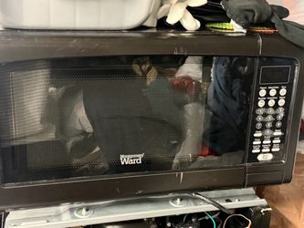 Montgomery Ward Black Countertop Microwave