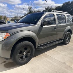 NISSA PATHFINDER 2008 V6   $4000 OBO.