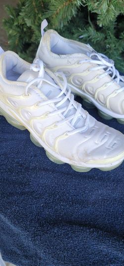 Men vapormax  size 11 needs cleaning