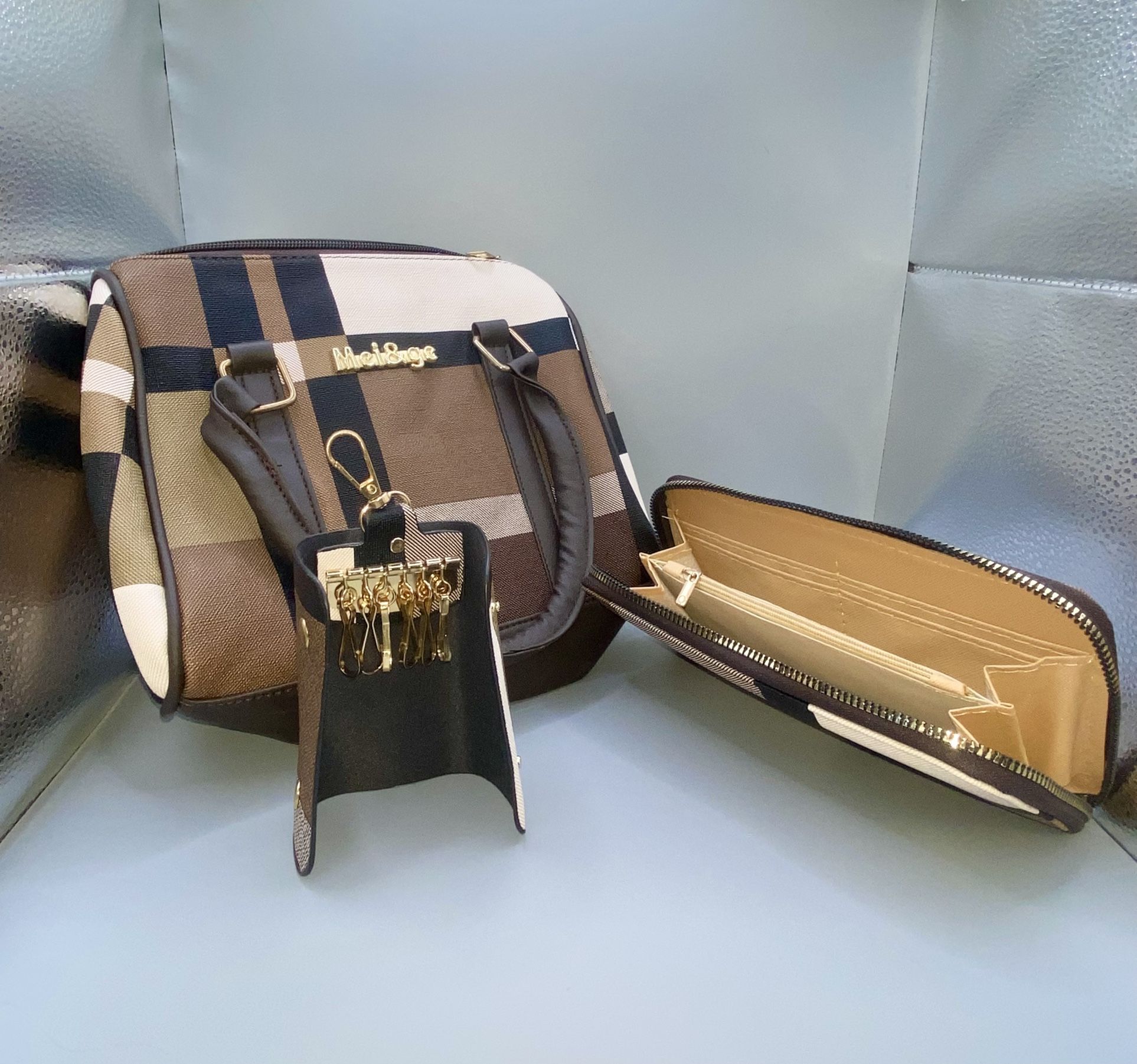 Hand Bag And Wallet