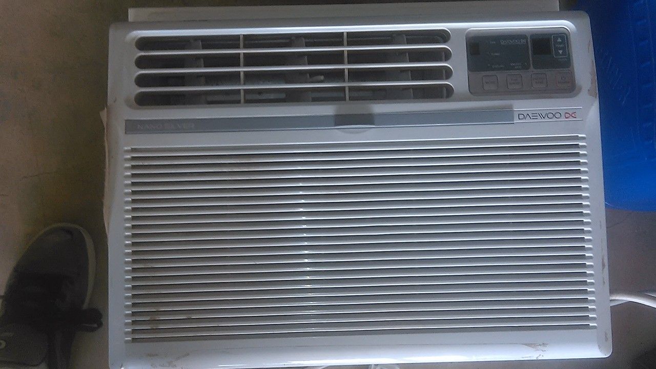 Daewood Window AC unit