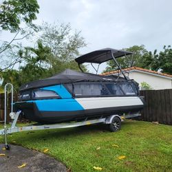 2023 21ft SEADOO Switch