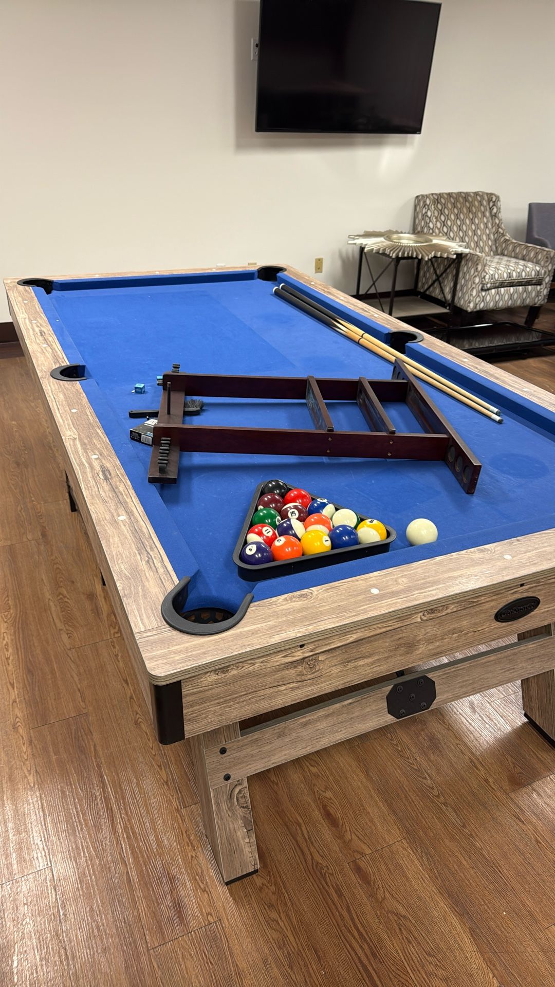 pool table 