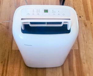 TOSHIBA 10,000BTU Portable Air Conditioner w/Remote,Window kit