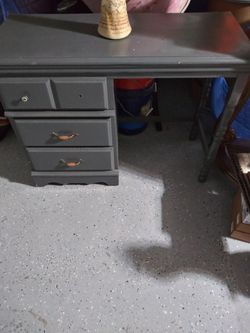 Escritorio Antiguo En Buenas Condiciones