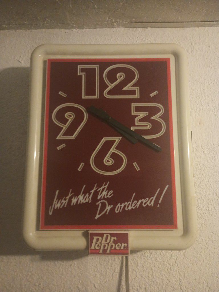 Vintage Dr. Pepper Clock