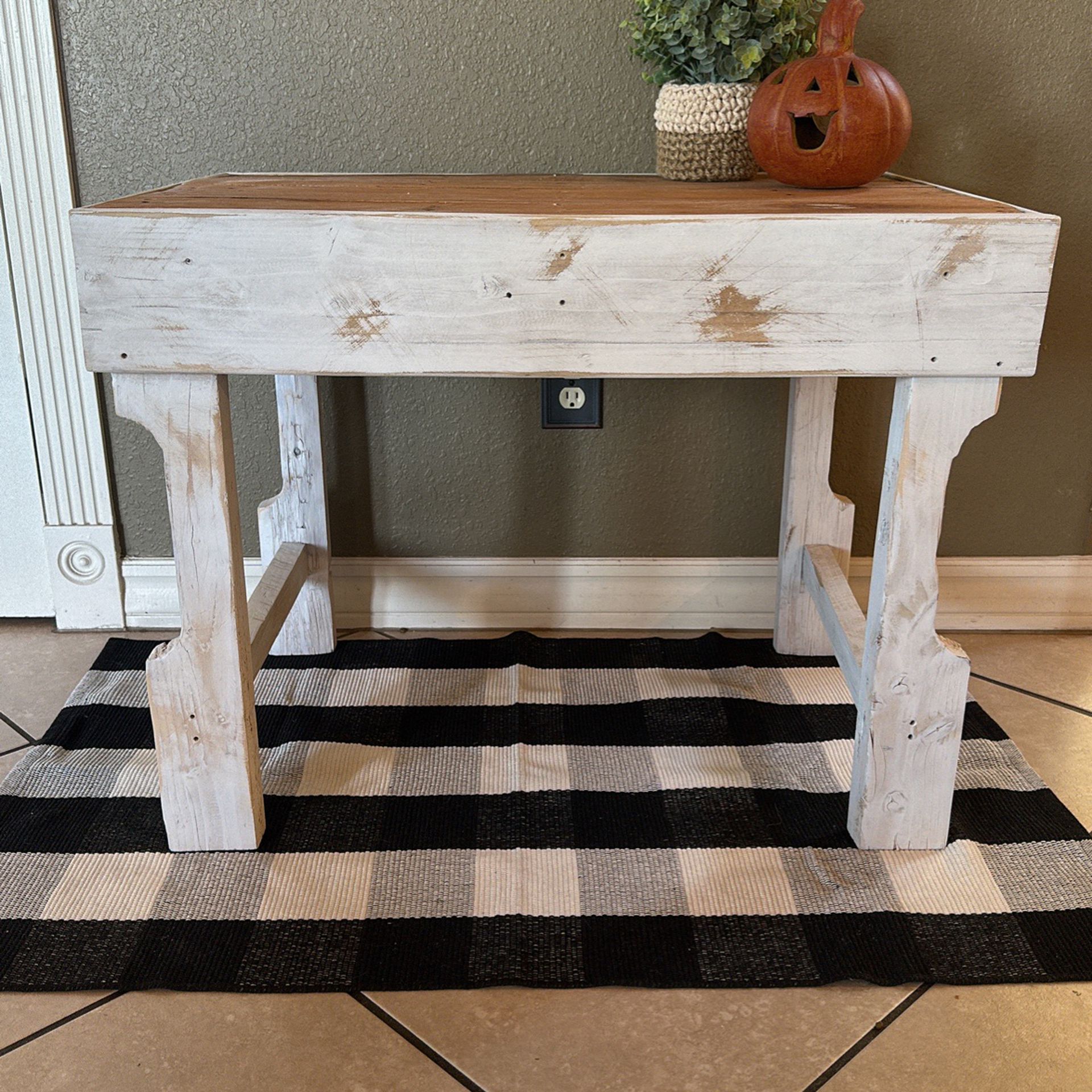 Handcrafted Wood Table (white) 