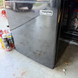 Magic Chef Mini Fridge 