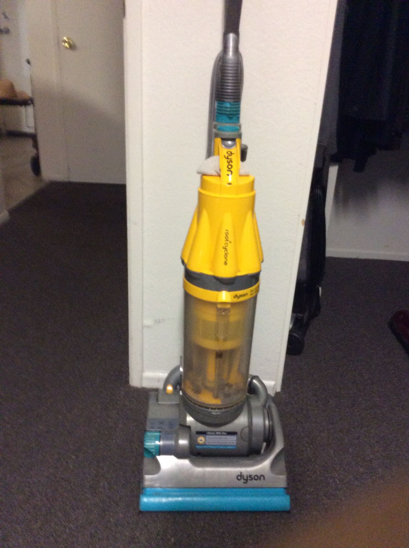 Dyson vacuum cleaner works perfect