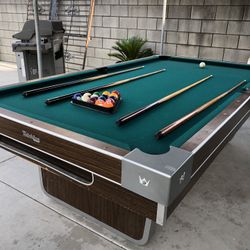 pool table 
