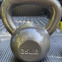 35  LB.  KETTLEBELL     •   ALSO   HAVE :      53s  30s  25s  20s   10s  AVAILABLE