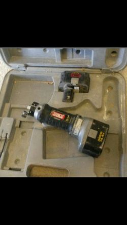 Senco SS-14v Cordless Spiral Cutout Saw