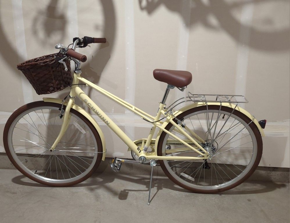 Schwinn Admiral 700c Adult Hybrid Bike