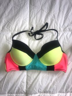 LG bathing suit top
