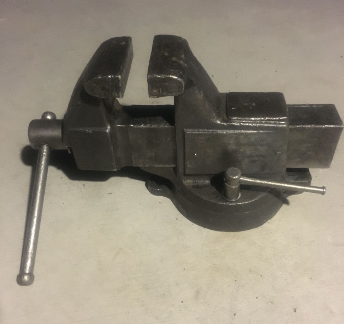 Vintage COLUMBIAN Machinist Swivel Bench Vise