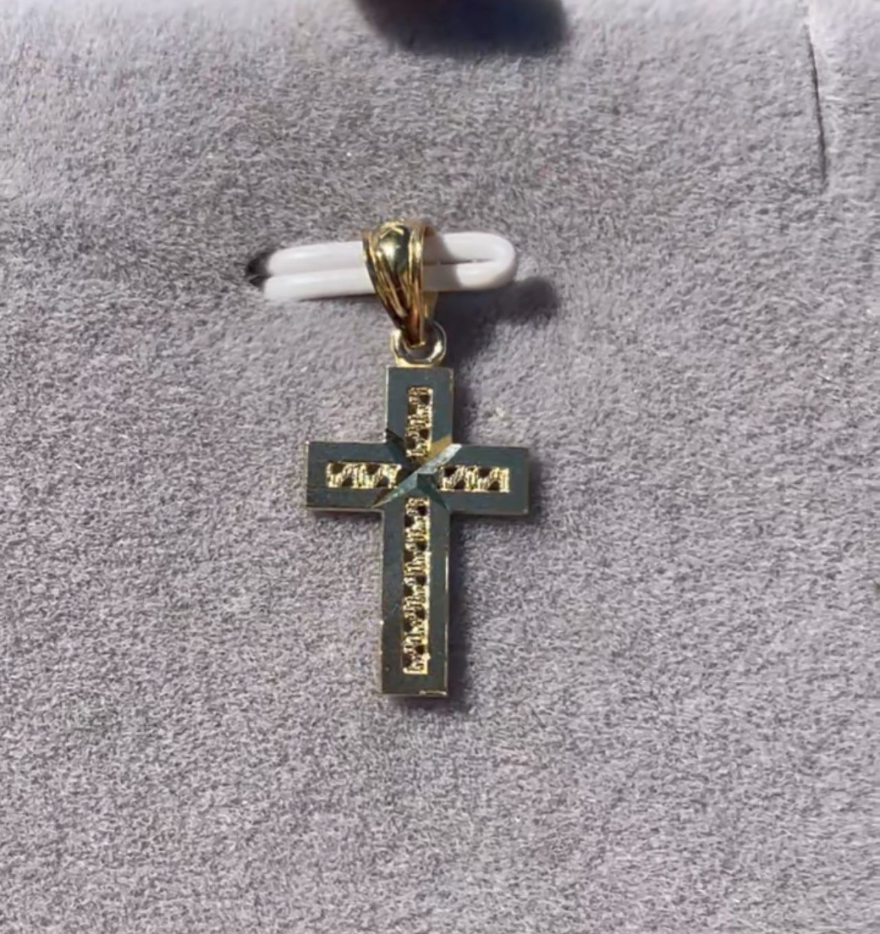 10K REAL GOLD CROSS PENDANT