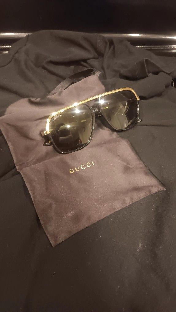 GUCCI SUNGLASSES 