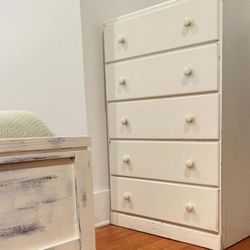 CUTIE! Dresser / Chest of 5 spacious drawers w/ Wooden Knobs Original Vintage Distressed Egg White Paint Shabby Chic Art Artisan Kitsch Whimsey