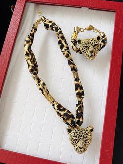 Vintage Leopard Print Necklace and Bracelet Set
