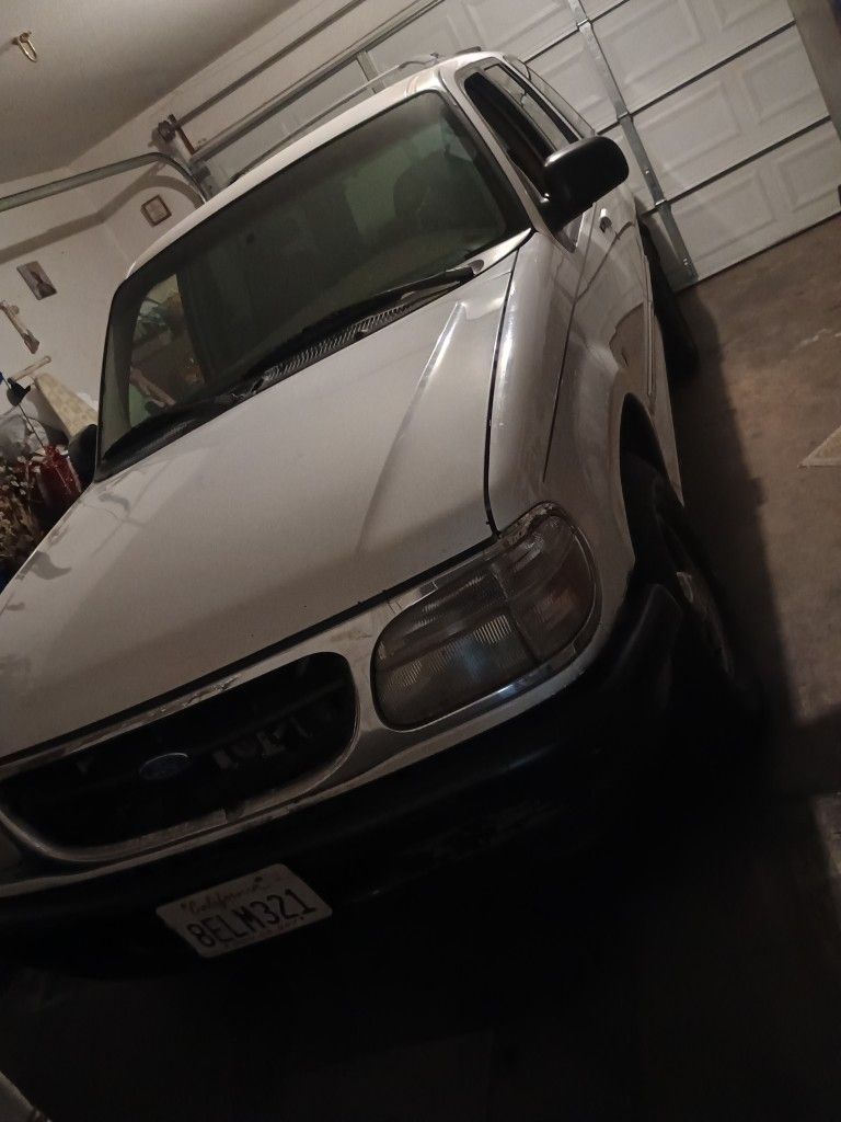 1997 Ford Explorer XLT