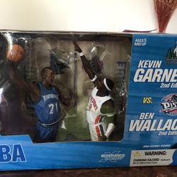 McFarlane NBA 2-Pack Action Figures- Kevin Garnett vs Ben Wallace (Blue Jersey and White Jersey) 
