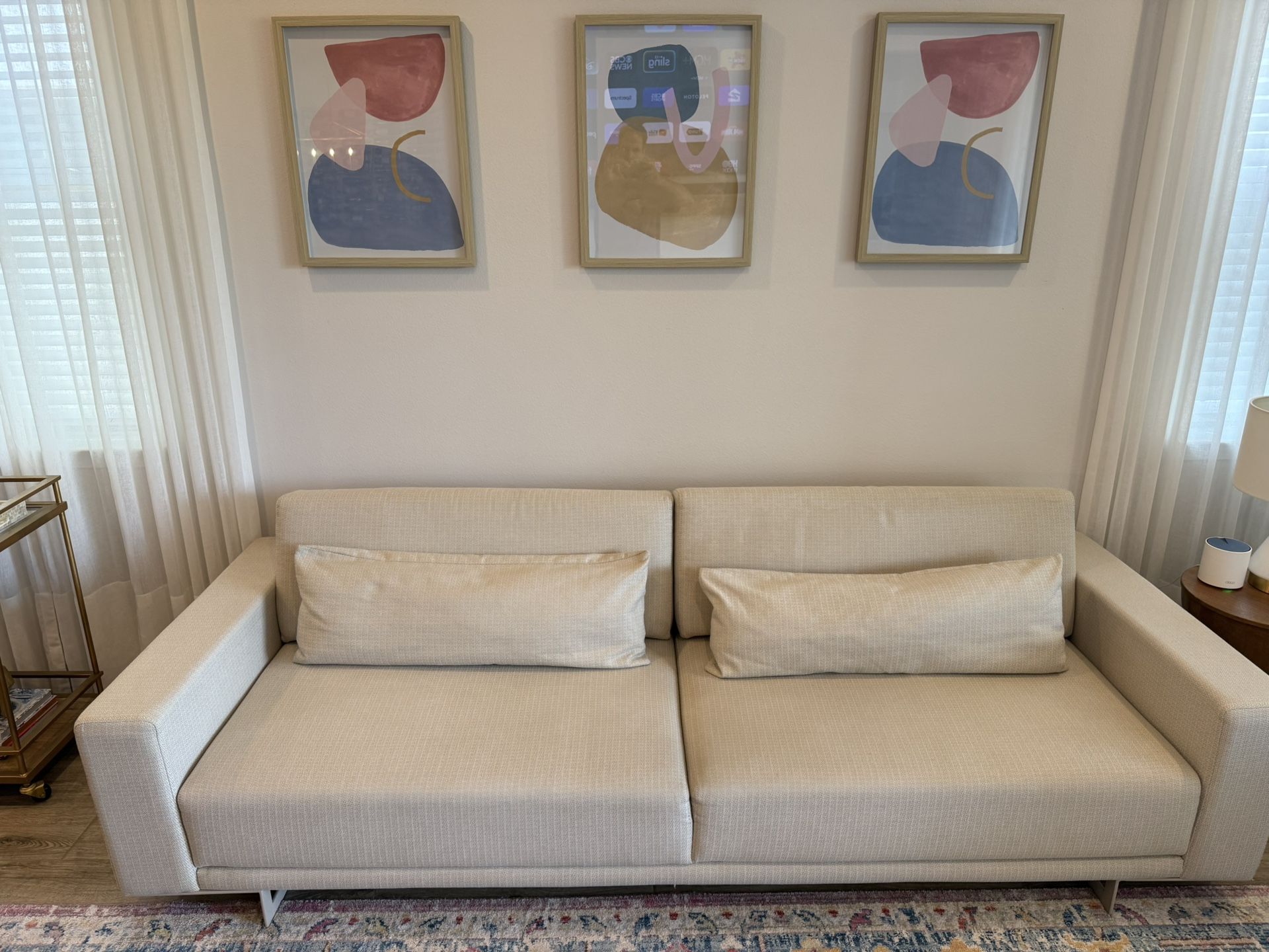 Beautiful Sofa - 3 Seats In Great Condition