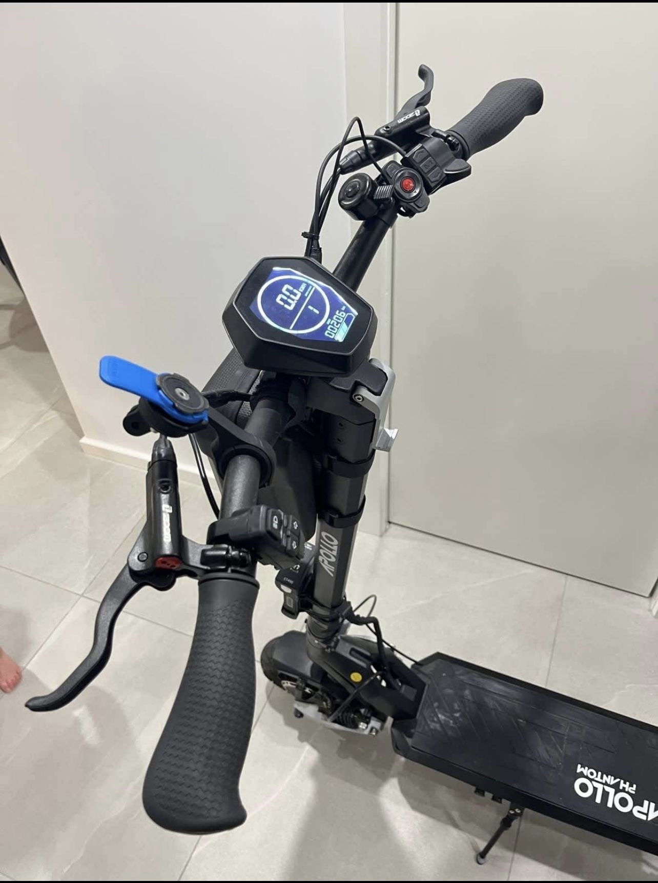 Apollo Phantom Electric Scooterv3 Pencil