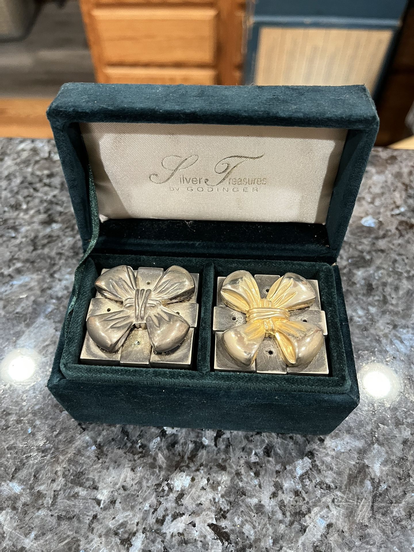 Vintage Godinger Silver Treasures Christmas Silver Plated Pair of Salt And Pepper Shakers. Preowned. Has been on display in case in a cabinet with a
