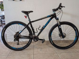 Trek X-Caliber 8 Mountain Bike - 19.5” Frame - 29er - Upgraded Parts Ready to ride❗