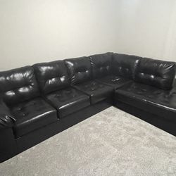 Alliston Sectional Couch 