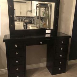 Makeup Vanity Set (brand New ) 