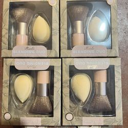 Kabuki Brush And Blending Sponge