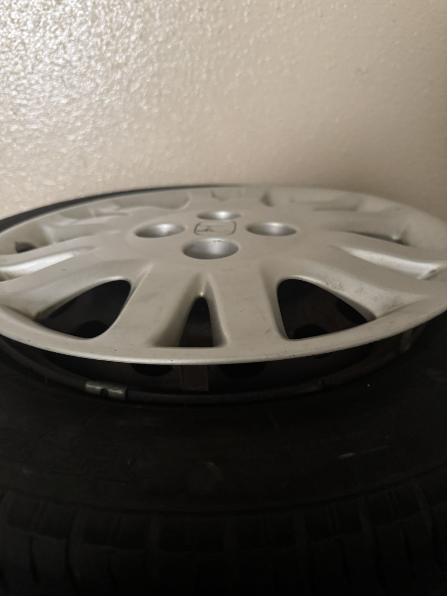 4 Lug Size 15 Rims With Honda Hub Caps
