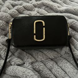 Marc Jacob Crossbody Bag Is