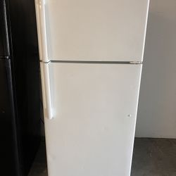 GE Top Freezer Refrigerator White Used 28” Wide 
