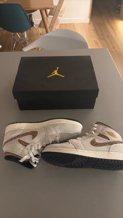 Jordan 1 Mid Brown Elephant  size 6.5