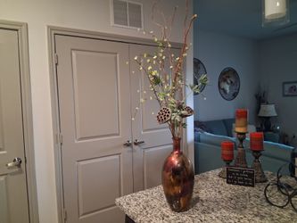 Vase arrangement