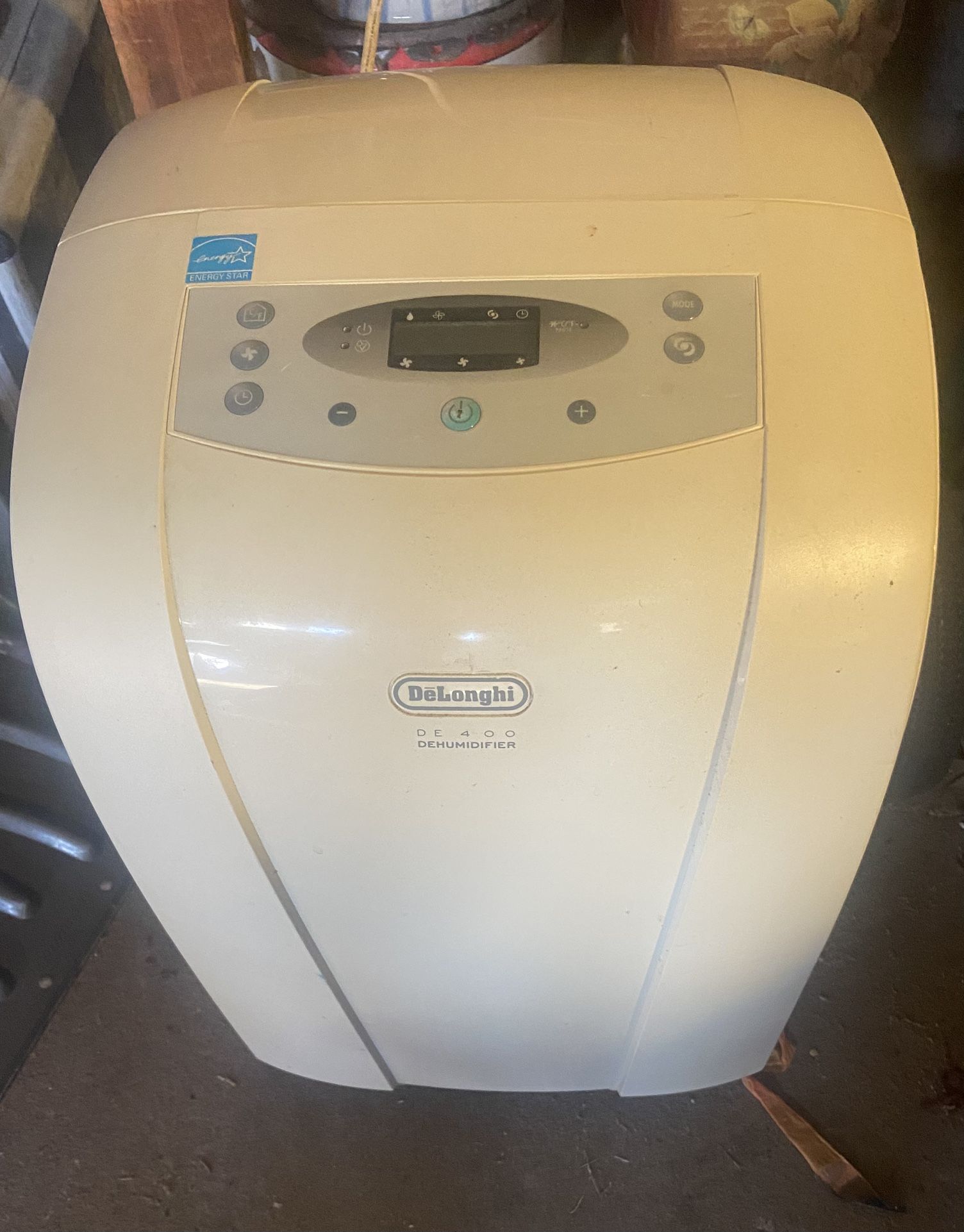 DeLonghi DE 400 Dehumidifier