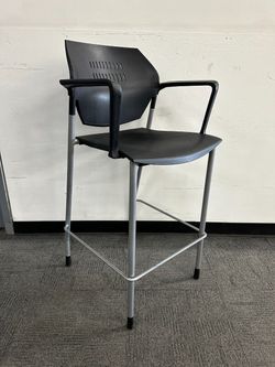 Highmark Black Plastic Bar Height Stool (Black/Silver)